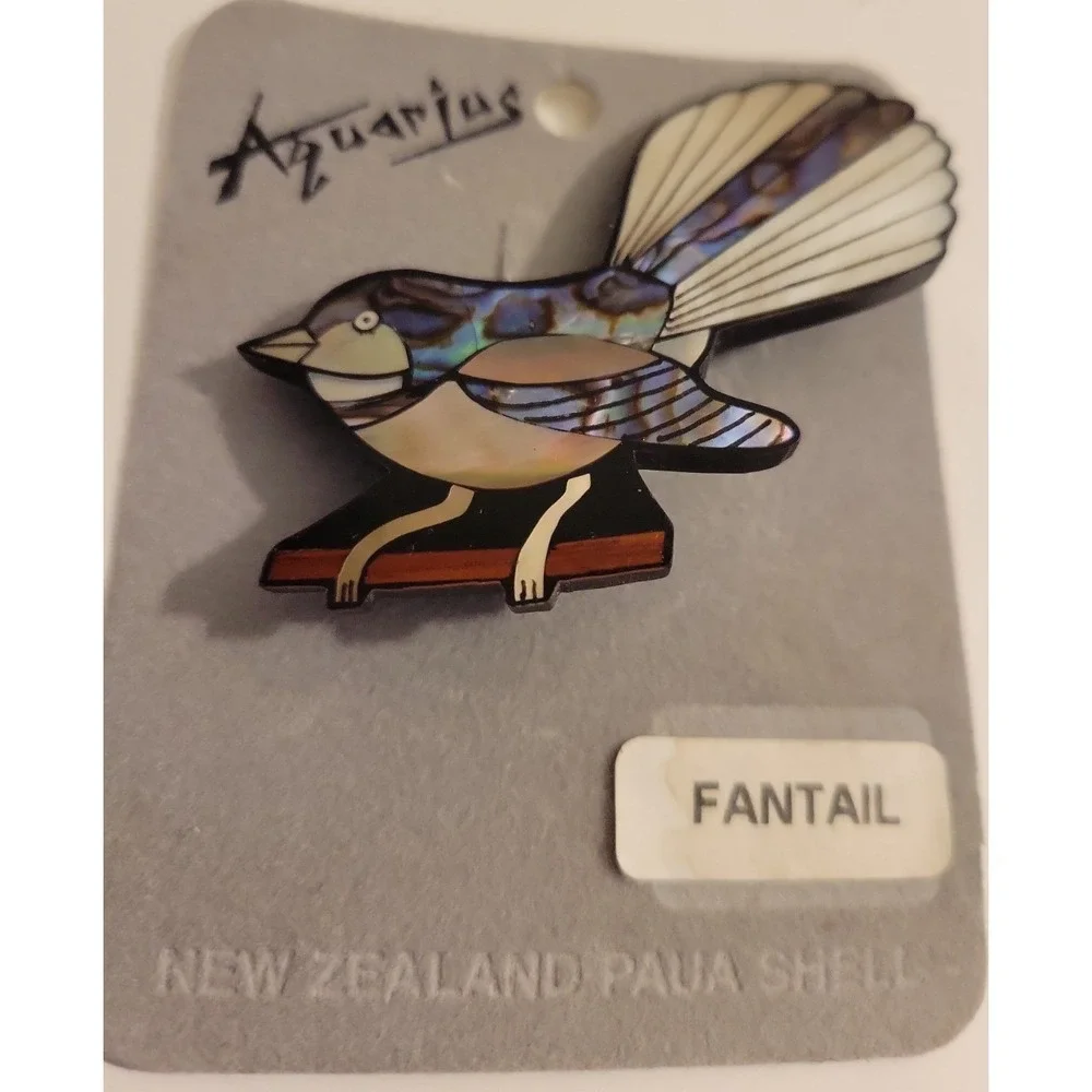 Vtg New Zealand Paua Shell & Abalone Fantail Bird Brooch